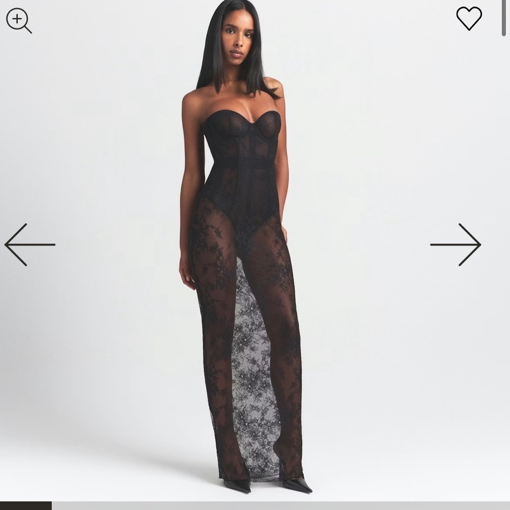 SKIMS Ultra fine lace STRAPLESS CORSET LONG DRESS